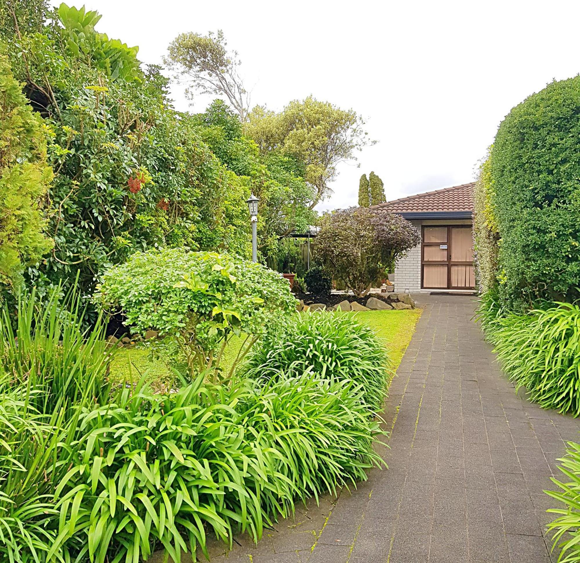 Airport Garden Inn Hotel & Conference Centre Auckland Exterior photo